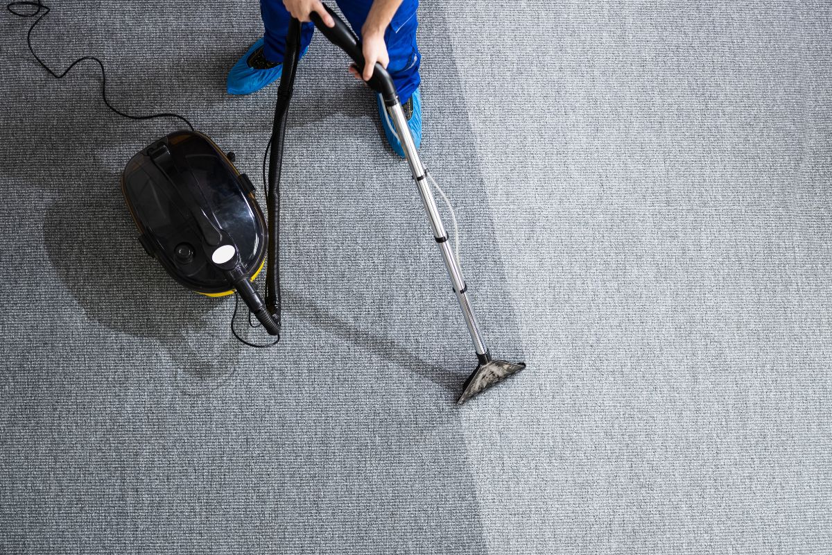 Navigating the World of Commercial Carpet Cleaning: Best Practices and Tips