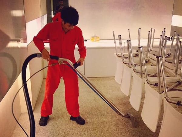 Professional Carpet Cleaning in a Singapore Restaurant